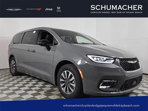 2025 Chrysler Pacifica Hybrid Select