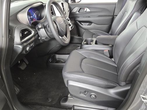 2025 Chrysler Pacifica Hybrid Select