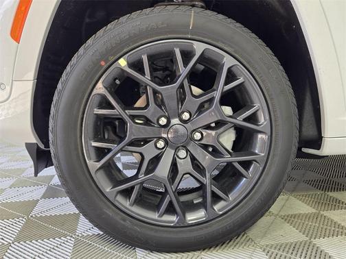 2025 Jeep Grand Cherokee Summit