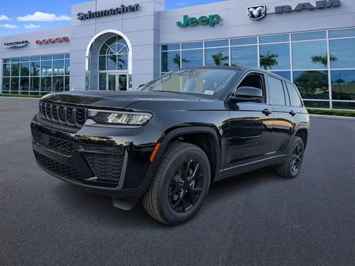2026 Jeep Grand Cherokee Laredo