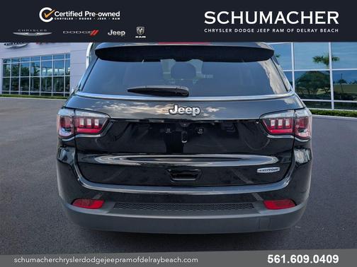 Diamond Black 2022 Jeep Compass Latitude