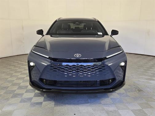 2025 Toyota Crown Signia XLE