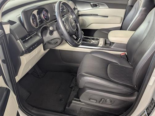 2023 Kia Carnival LX