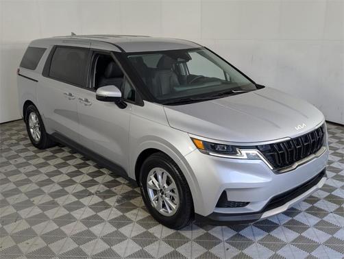 2023 Kia Carnival LX