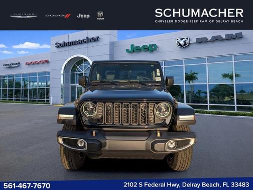 Black Clearcoat 2026 Jeep Gladiator 85th Anniversary Edition