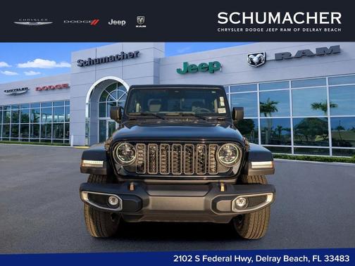 Black Clearcoat 2026 Jeep Gladiator 85th Anniversary Edition