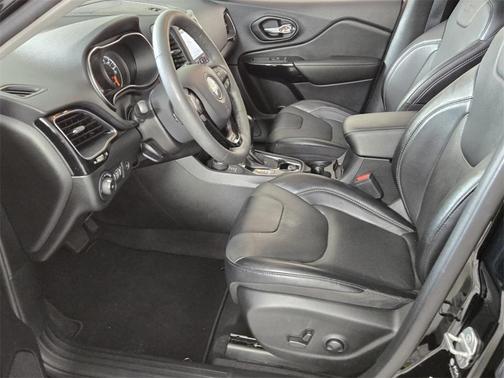 2023 Jeep Cherokee Altitude Lux