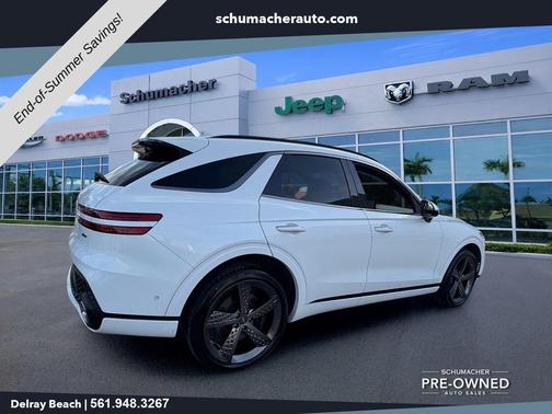 Uyuni White 2025 Genesis GV70 2.5T