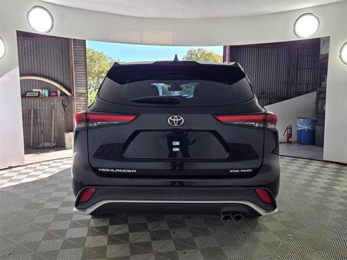 2022 Toyota Highlander XSE