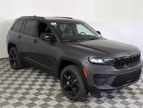 2025 Jeep Grand Cherokee Laredo