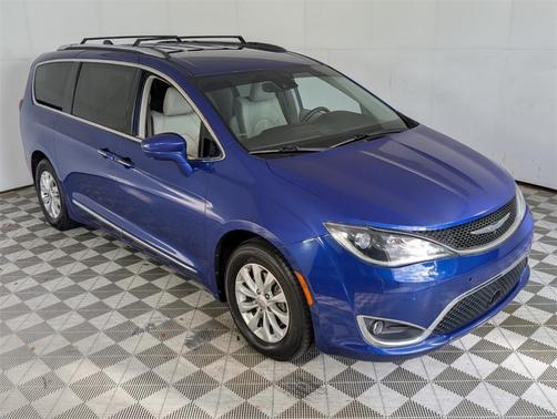 2018 Chrysler Pacifica Touring-L Plus