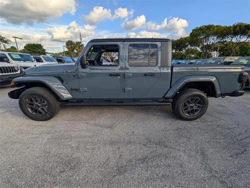 2025 Jeep Gladiator Sport