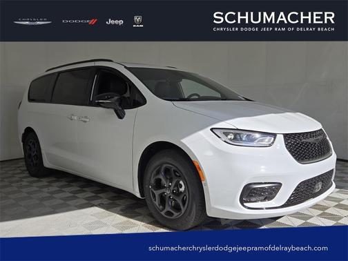 2025 Chrysler Pacifica Hybrid Select