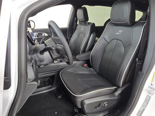 2025 Chrysler Pacifica Hybrid Select