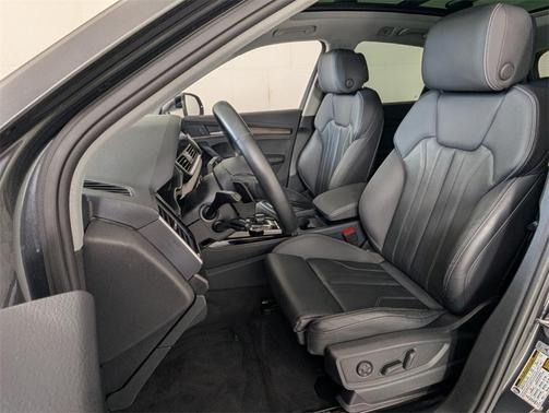 2024 Audi Q5 45 S line quattro Premium