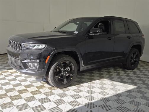 2025 Jeep Grand Cherokee Laredo