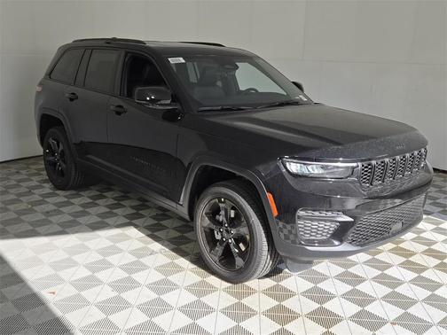 2025 Jeep Grand Cherokee Laredo