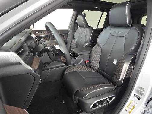 2025 Jeep Grand Cherokee Summit