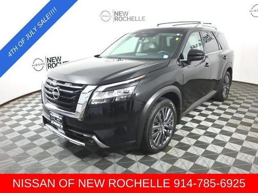 2022 Nissan Pathfinder SL