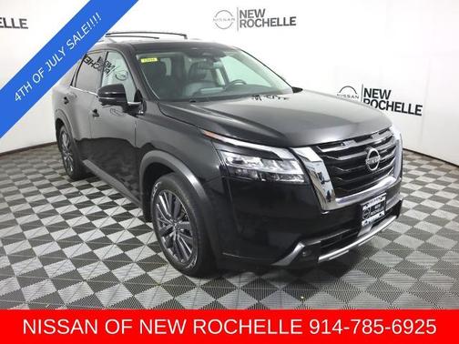 2022 Nissan Pathfinder SL
