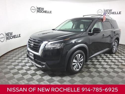 2022 Nissan Pathfinder SL