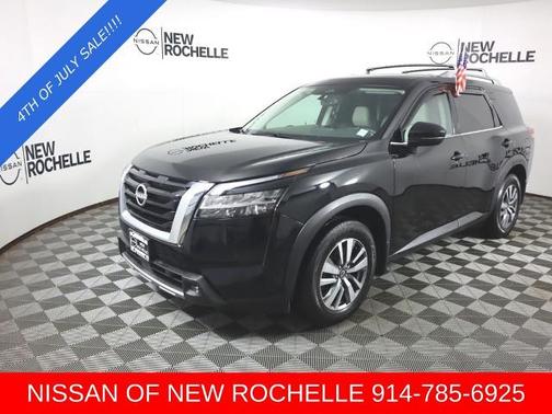 2022 Nissan Pathfinder SL