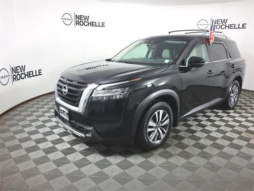 2022 Nissan Pathfinder SL
