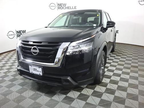 2022 Nissan Pathfinder S