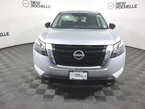 2025 Nissan Pathfinder S