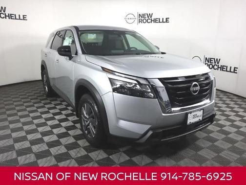 2025 Nissan Pathfinder S