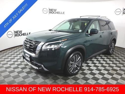 2022 Nissan Pathfinder SL