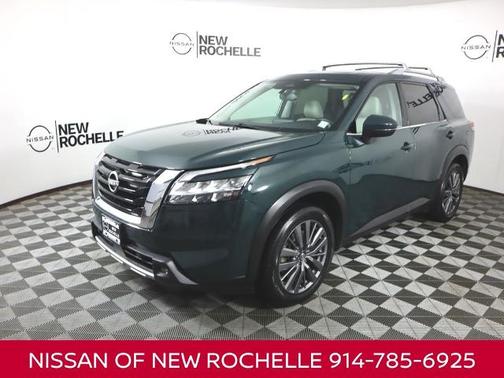 2022 Nissan Pathfinder SL
