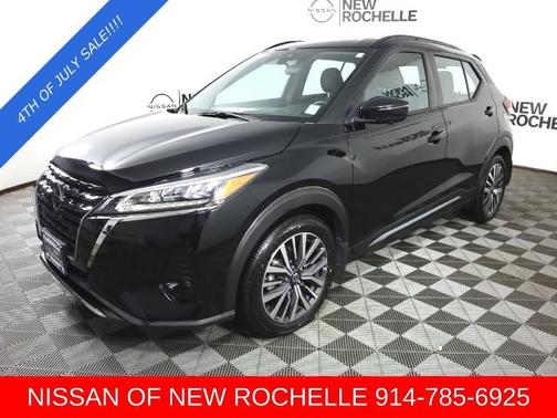 2021 Nissan Kicks SR