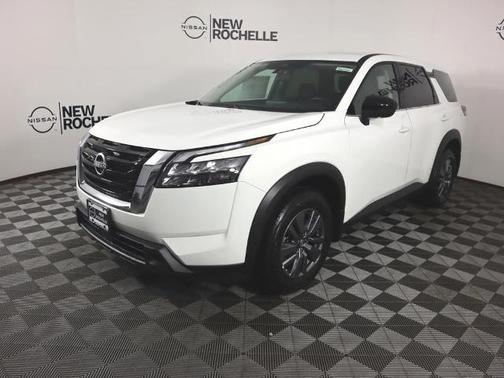 2025 Nissan Pathfinder S