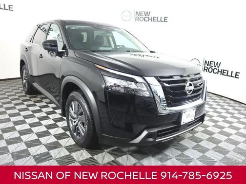 2025 Nissan Pathfinder S