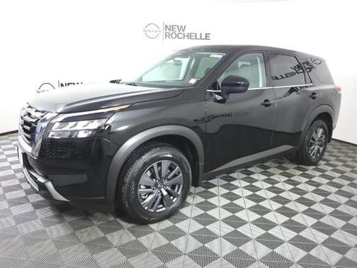 2025 Nissan Pathfinder S