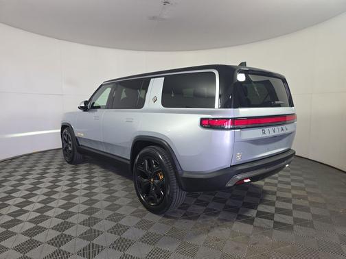 2023 Rivian R1S Adventure