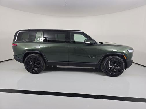 2024 Rivian R1S Adventure Package