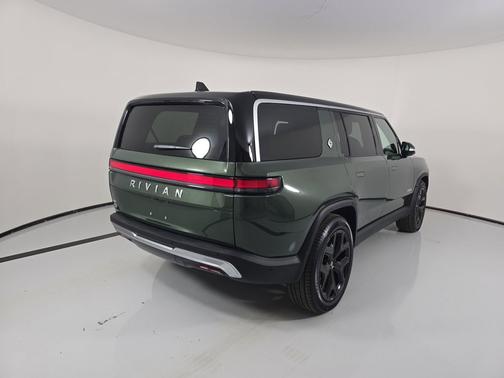 2024 Rivian R1S Adventure Package