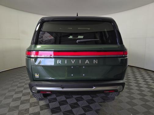 2023 Rivian R1S Adventure