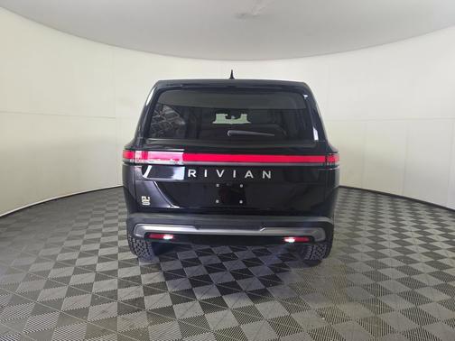2023 Rivian R1S Adventure
