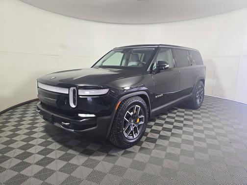 2023 Rivian R1S Adventure