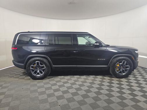 2023 Rivian R1S Adventure