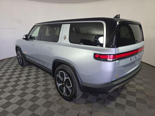 2023 Rivian R1S Adventure
