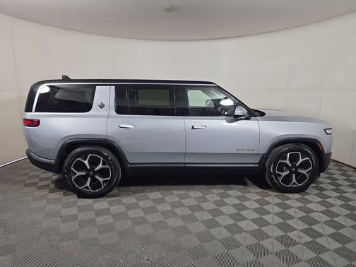2023 Rivian R1S Adventure