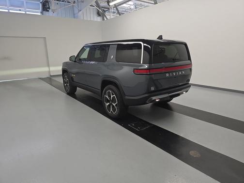 2022 Rivian R1S Launch Edition