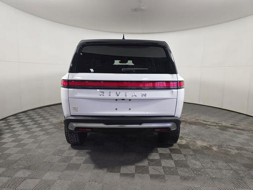2023 Rivian R1S Adventure