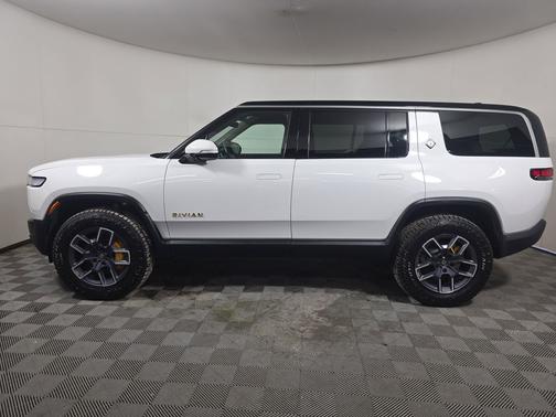 2023 Rivian R1S Adventure