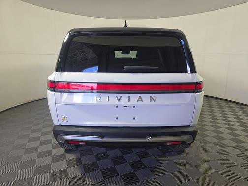2023 Rivian R1S Adventure