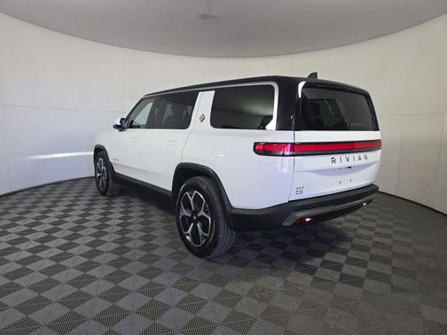 2022 Rivian R1S Launch Edition